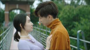她是《肉蒲团》的女一号，因失恋去接“A片”,如今身价过亿